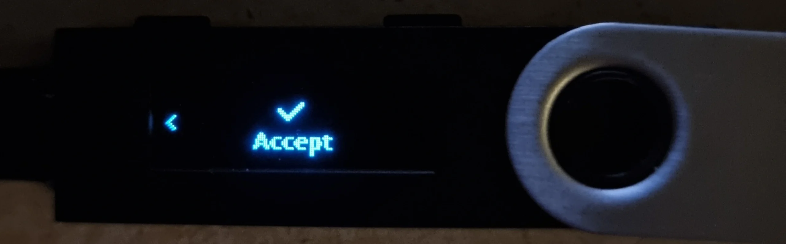 21_tezos_ledger_accept.webp